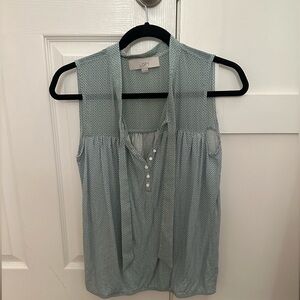 Lift sleeveless top